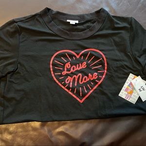 Medium LuLaRoe Liv Tee NWT